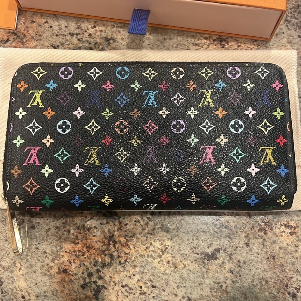 Louis Vuitton Mirakami Zippy Wallet Lime Inside Authentic w/ COA - Picture 6 of 11